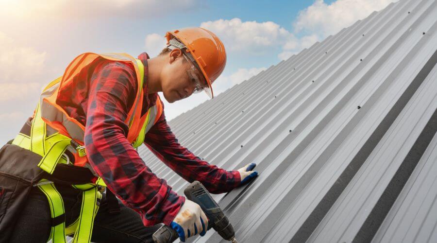 Professional gutter cleaning in Elmira, CA
